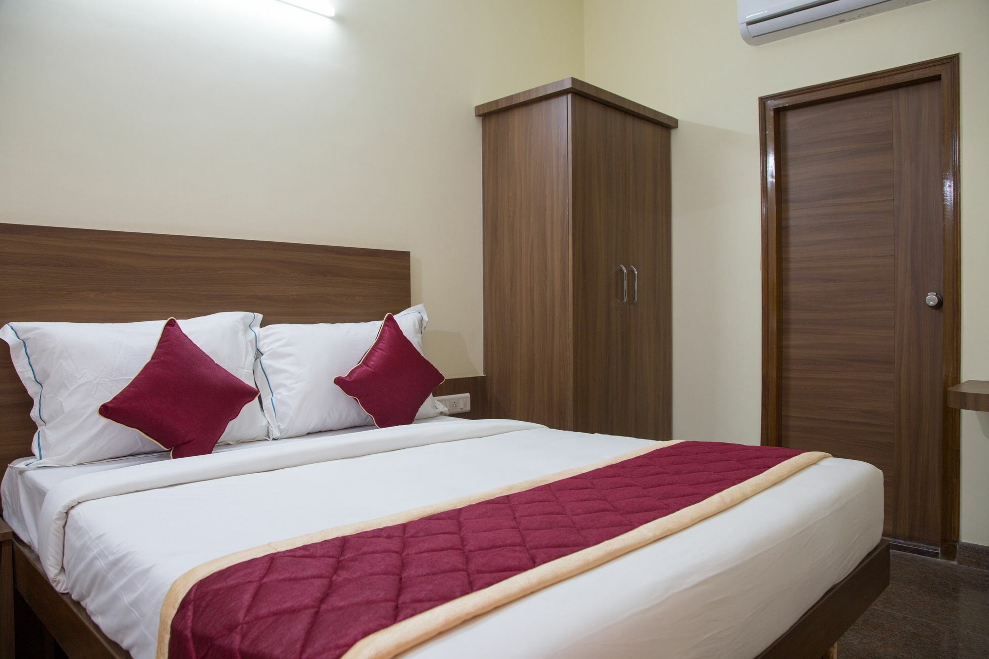 Hotel O Champion Comfort Near Hosahalli Metro Station Bangalore Exterior photo